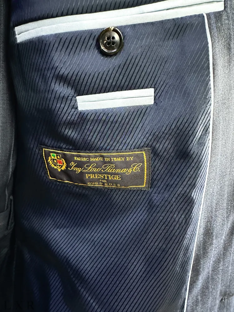 Классический костюм  HUGO BOSS артикул Z002714635