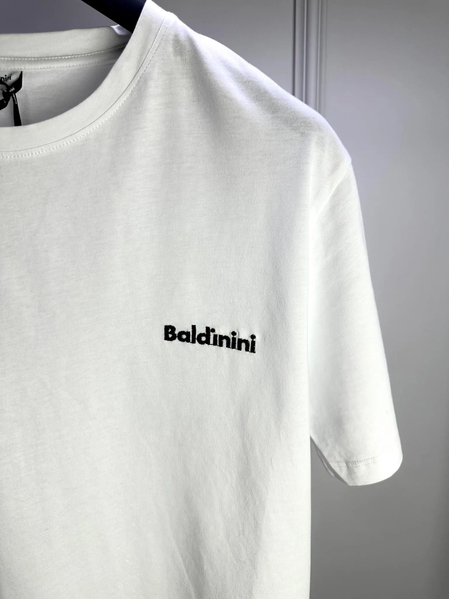 Белая футболка Baldinini артикул M21-W0800
