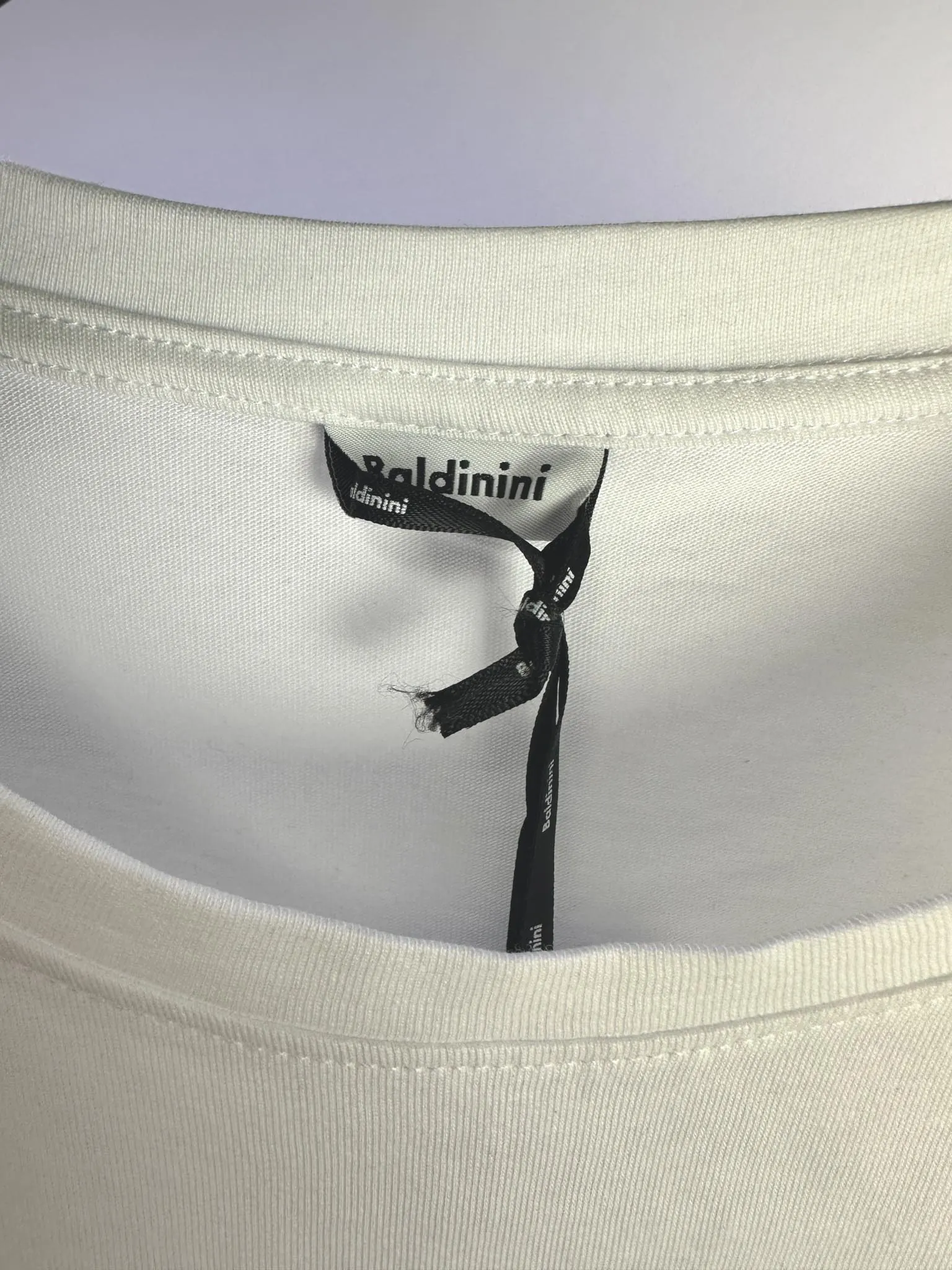 Белая футболка Baldinini артикул M21-W0800