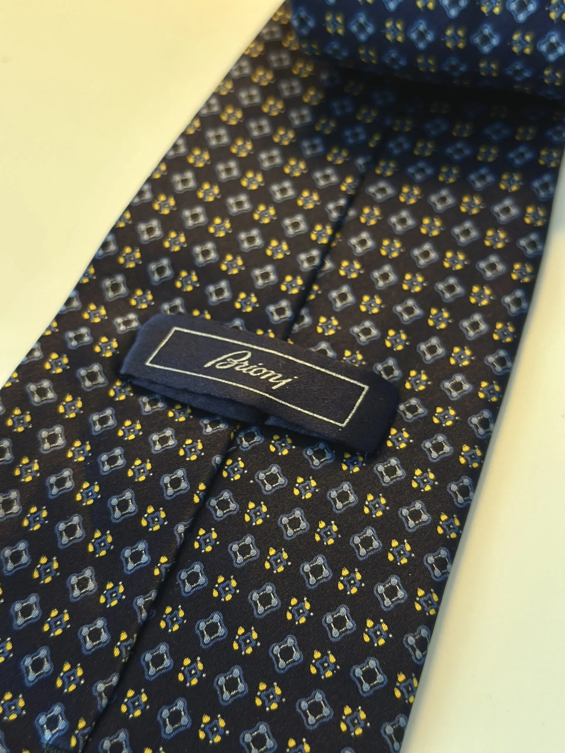 Шелковый галстук Brioni артикул A1PBVE780-12F