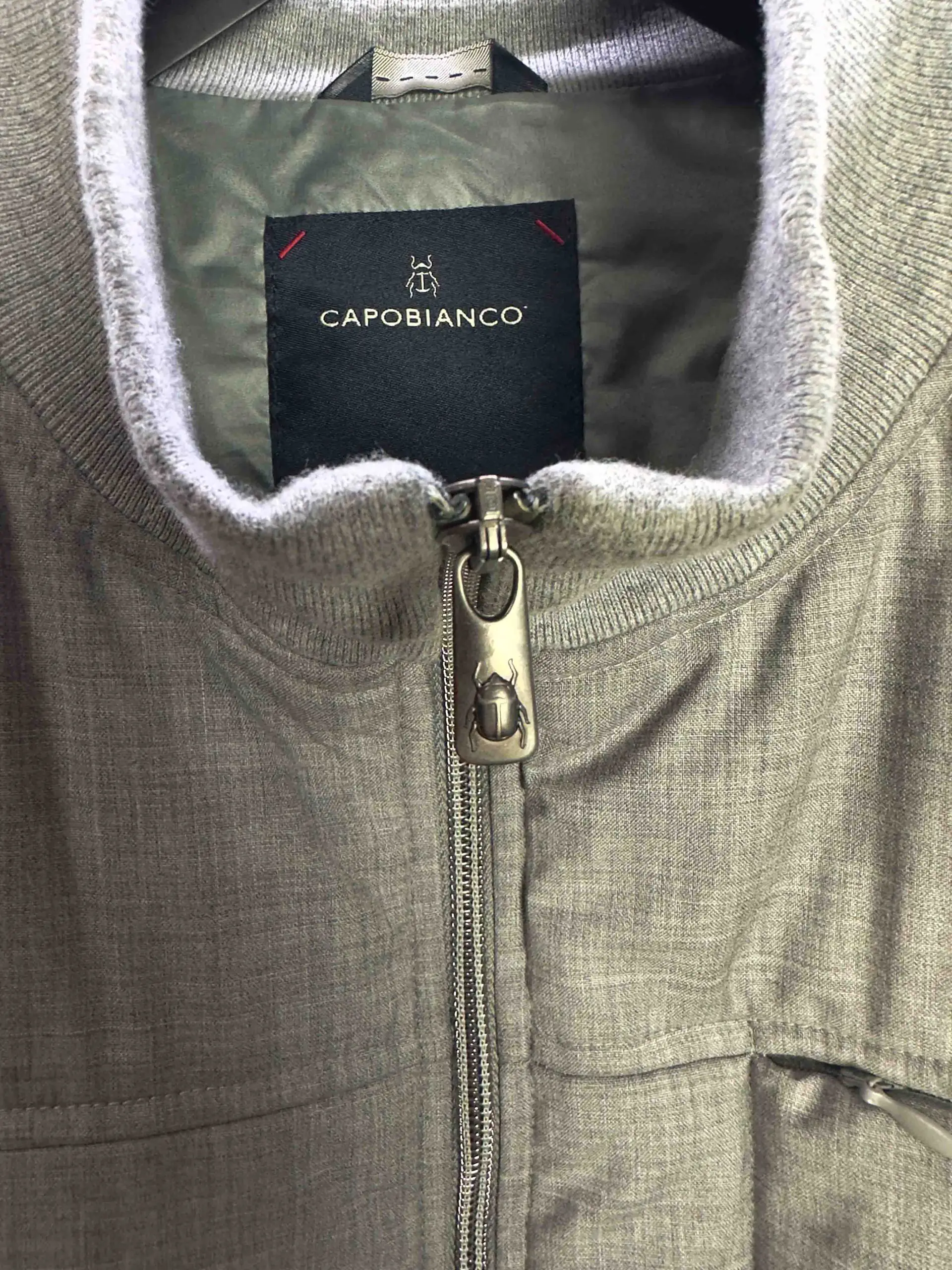 Шерстяной жилет CAPOBIANCO артикул 12M138-REI0