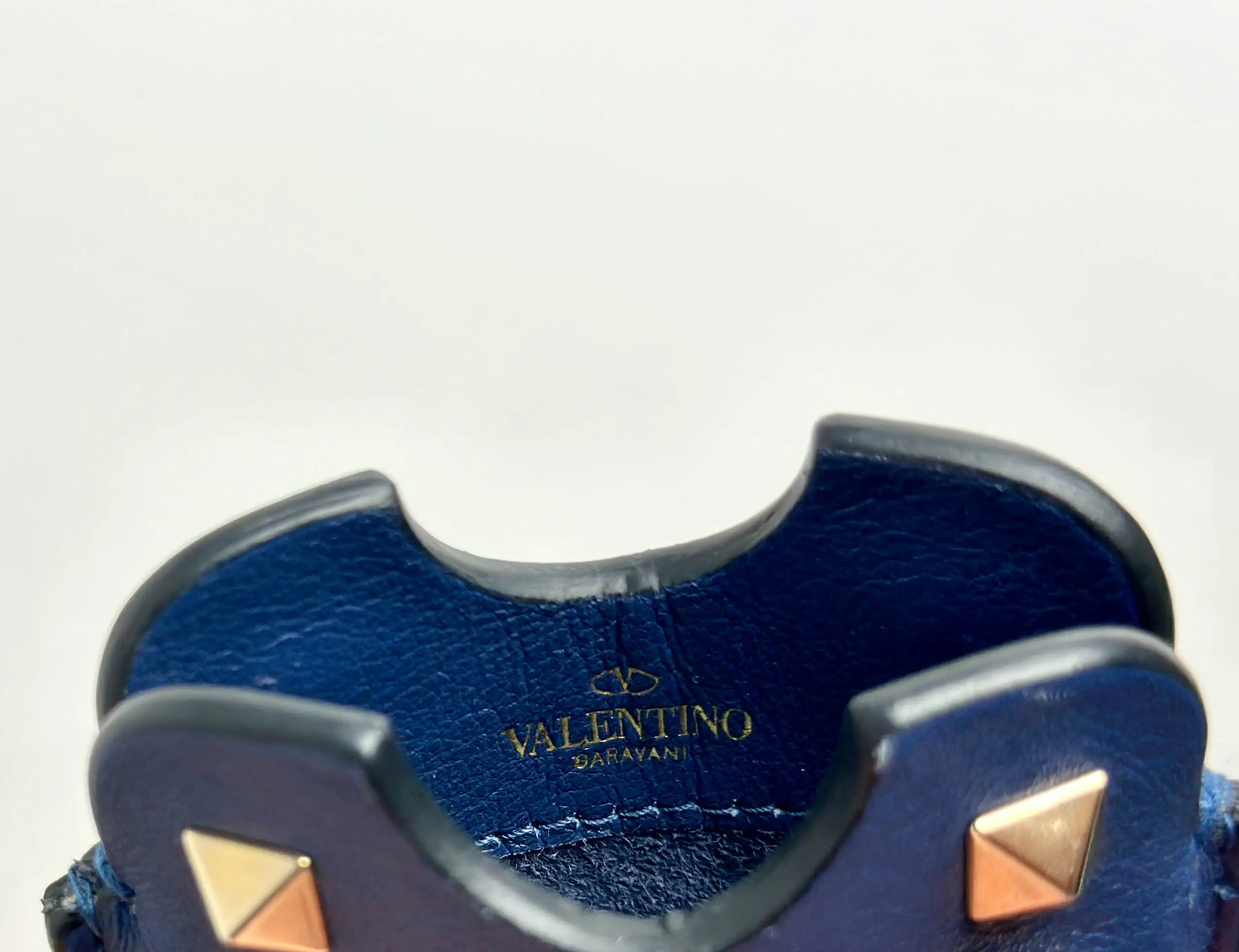 Кожаный чехол VALENTINO артикул HWP00223-ABOL01