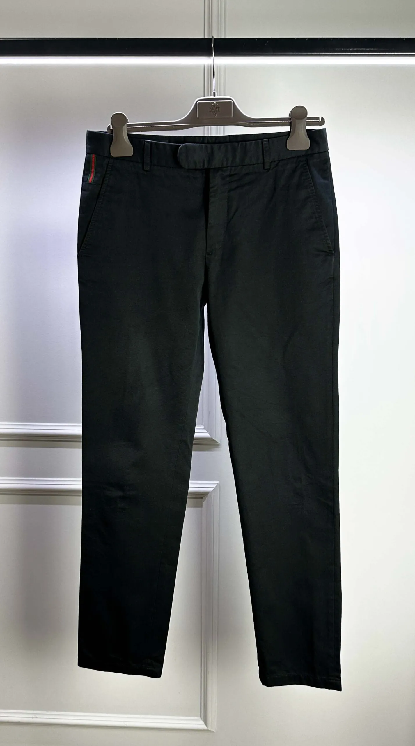 Хлопковые брюки GUCCI артикул 363966-Z3732