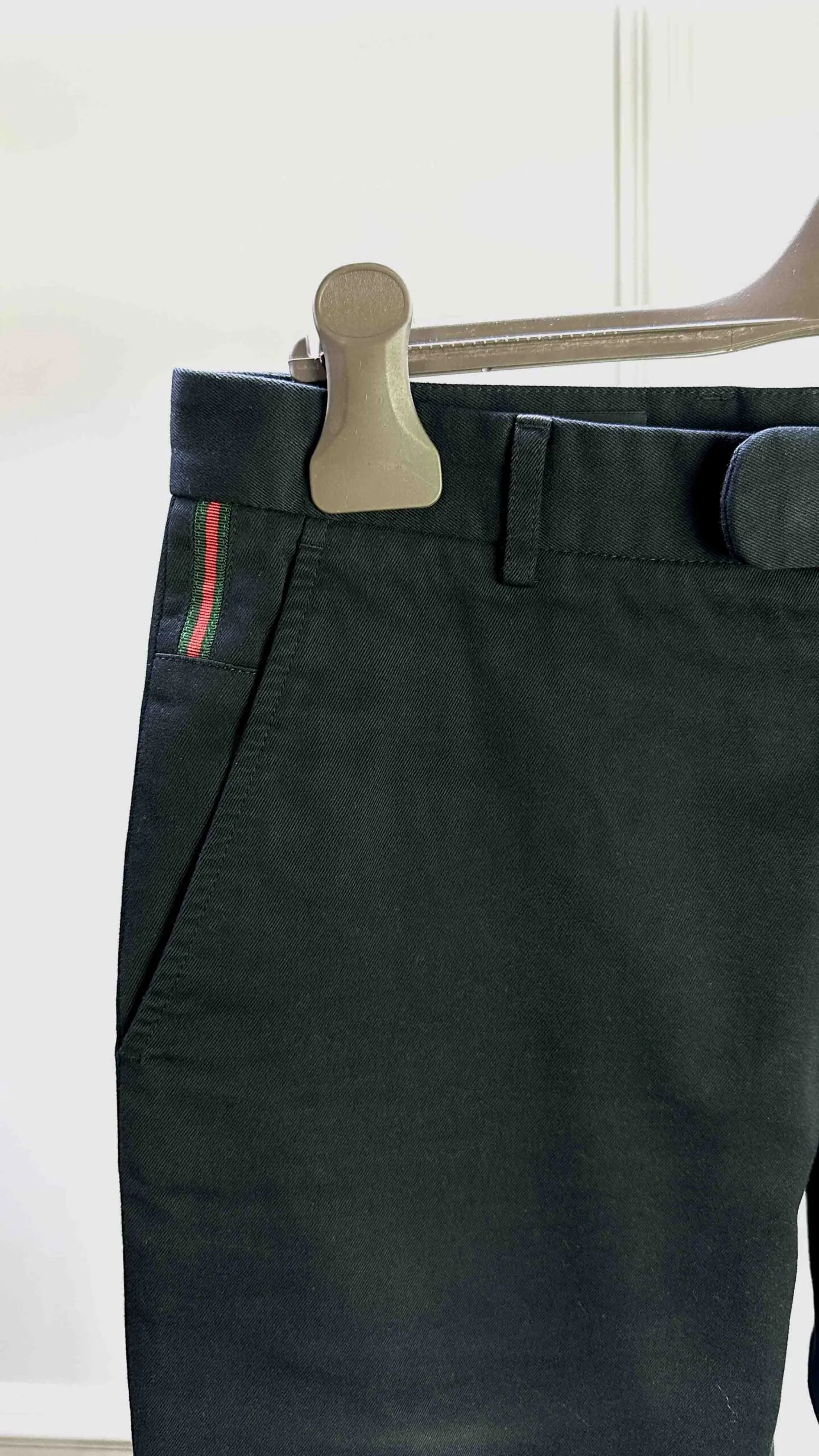 Хлопковые брюки GUCCI артикул 363966-Z3732