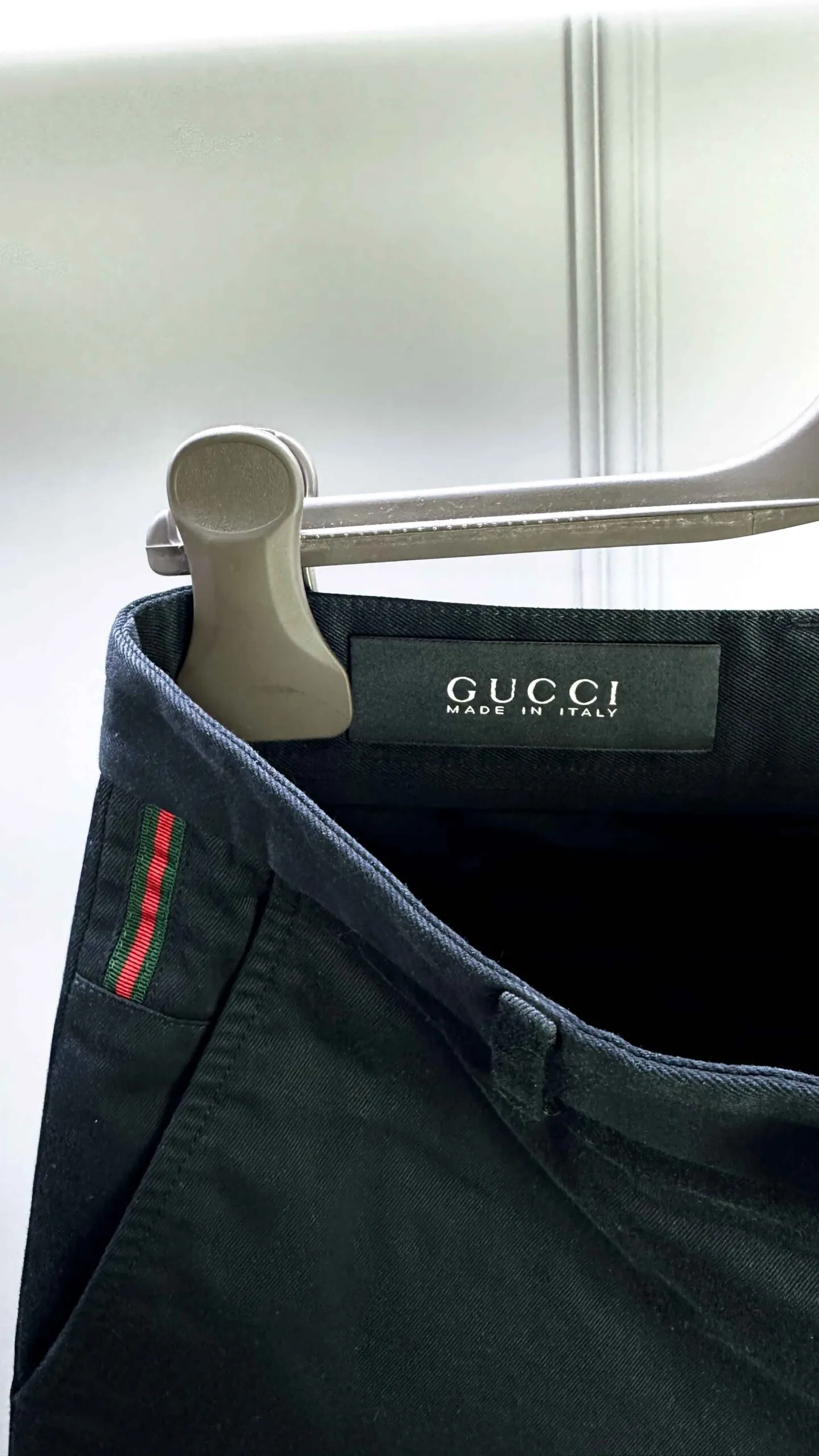 Хлопковые брюки GUCCI артикул 363966-Z3732