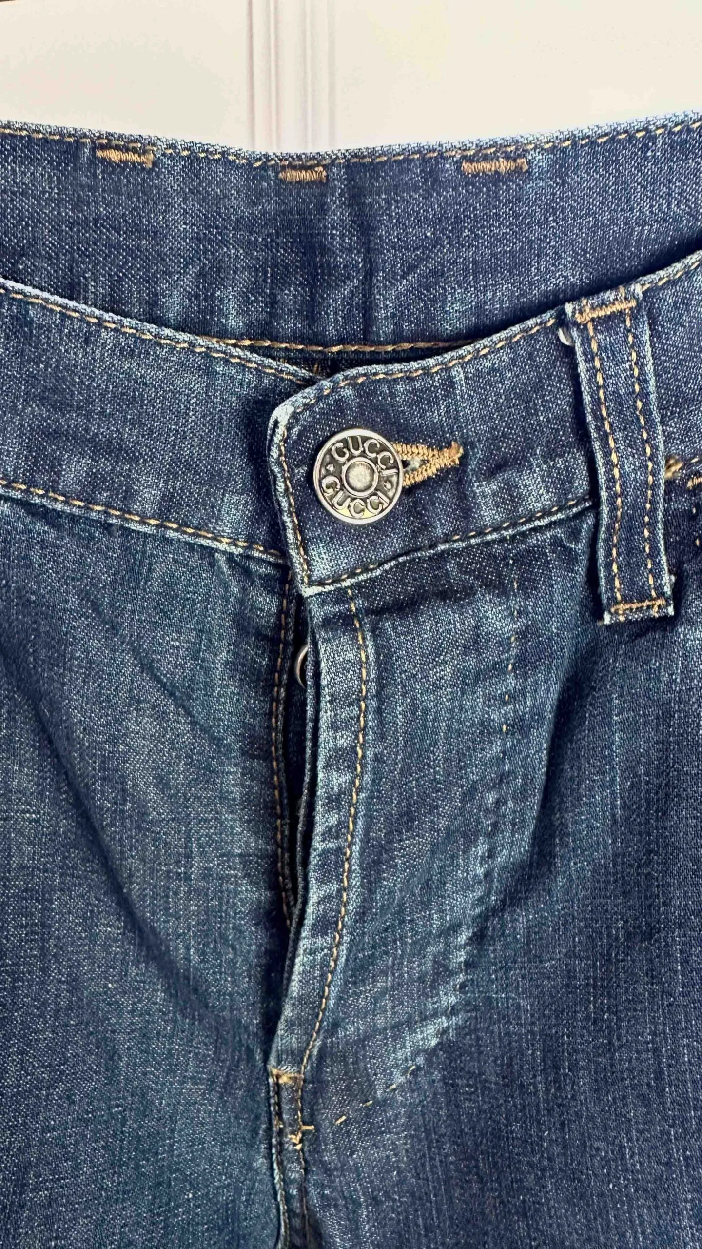 Зауженные джинсы GUCCI артикул 337641-XD047