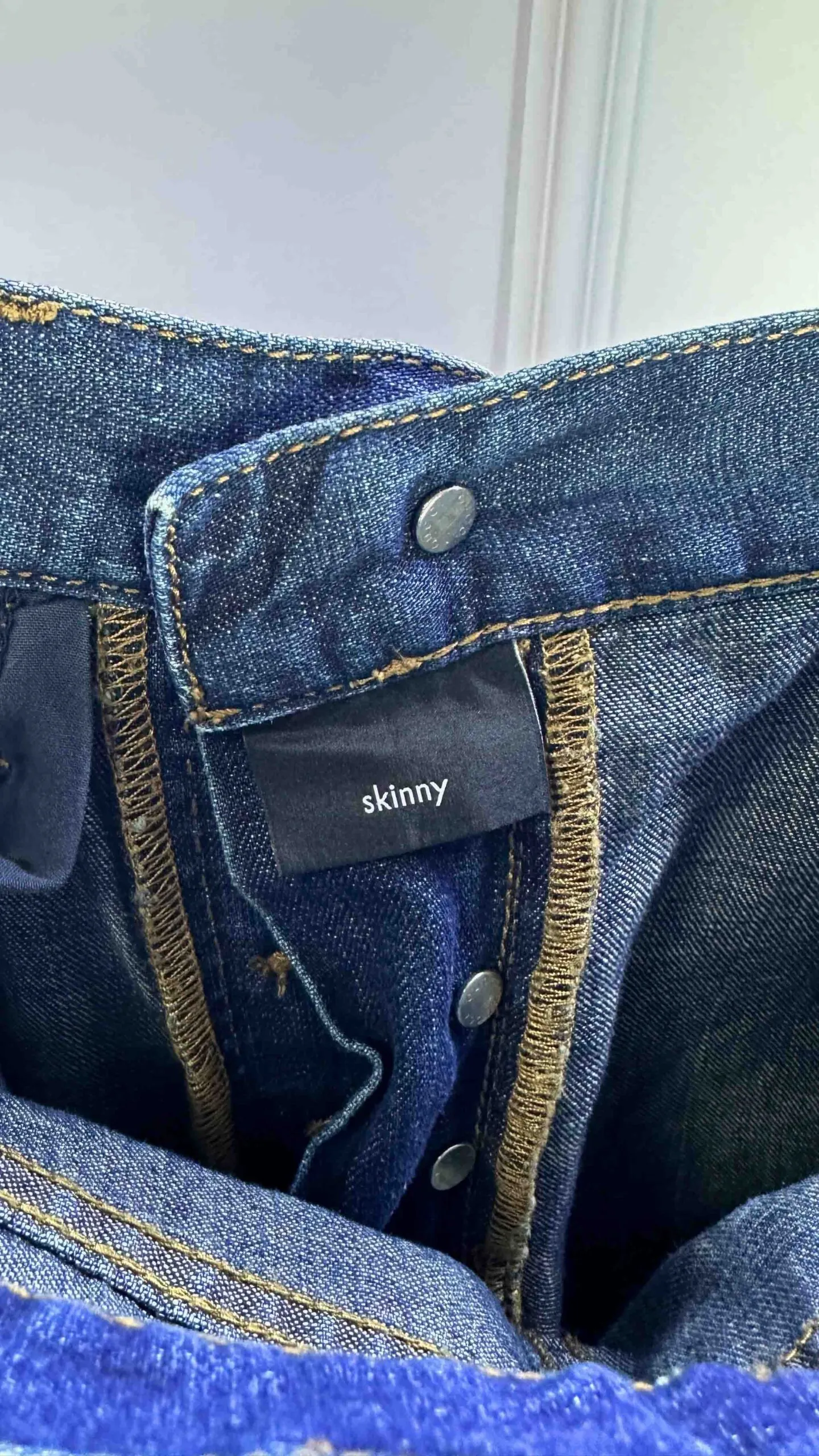 Зауженные джинсы GUCCI артикул 337641-XD047