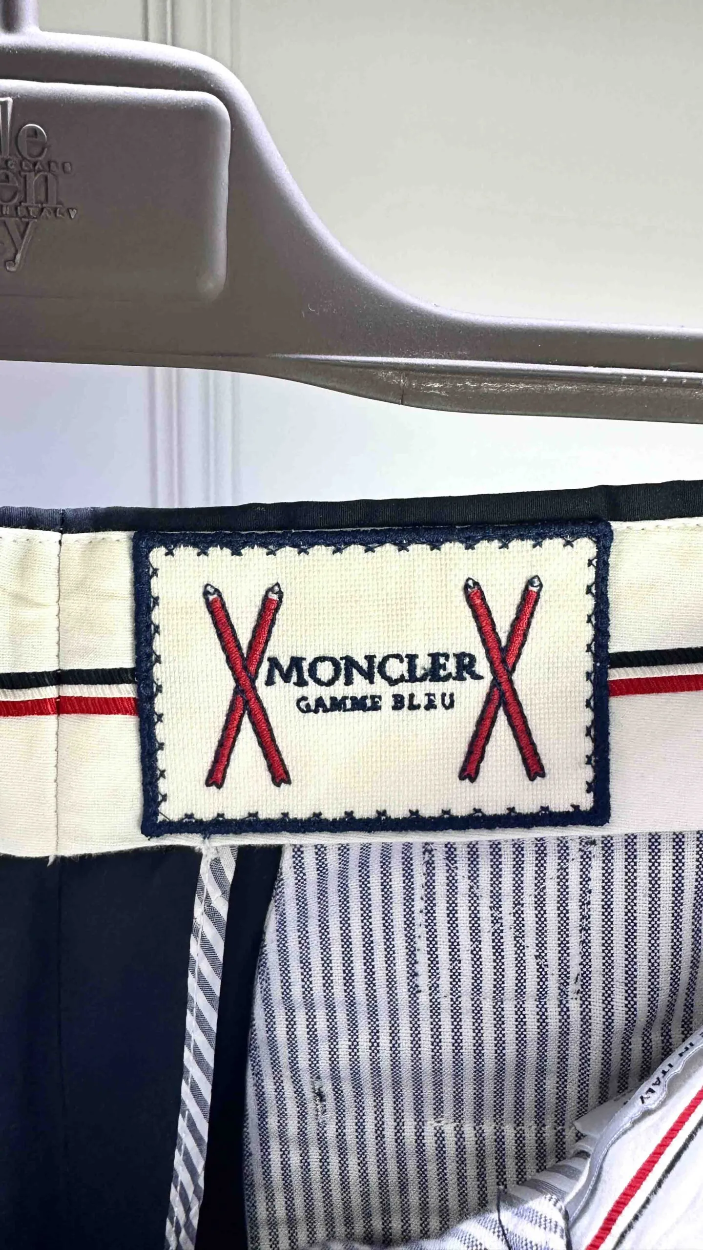 Хлопковые брюки MONCLER артикул 413911006900