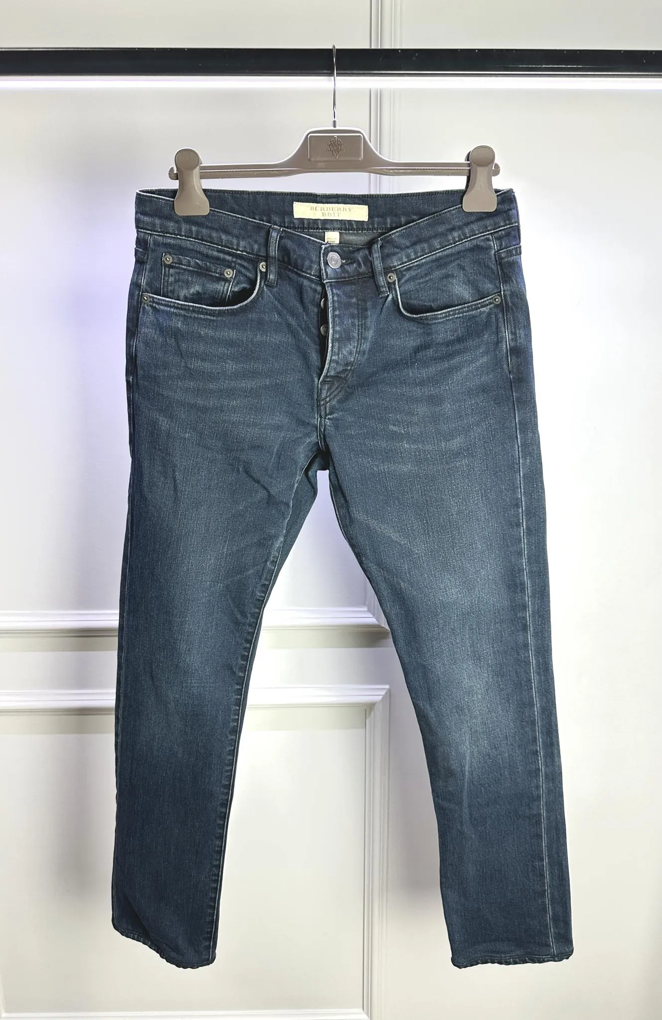 Зауженные джинсы BURBERRY артикул CNZHUFEIZHU