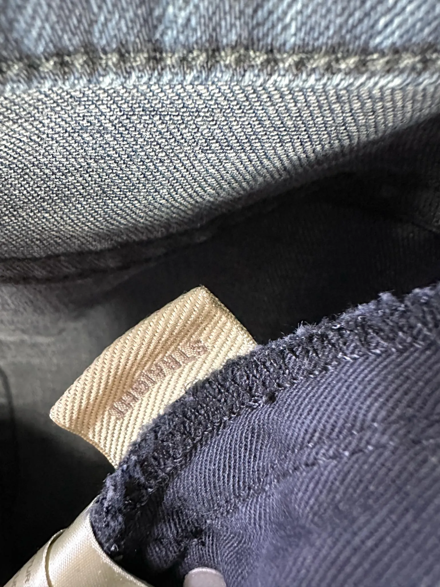 Зауженные джинсы BURBERRY артикул CNZHUFEIZHU