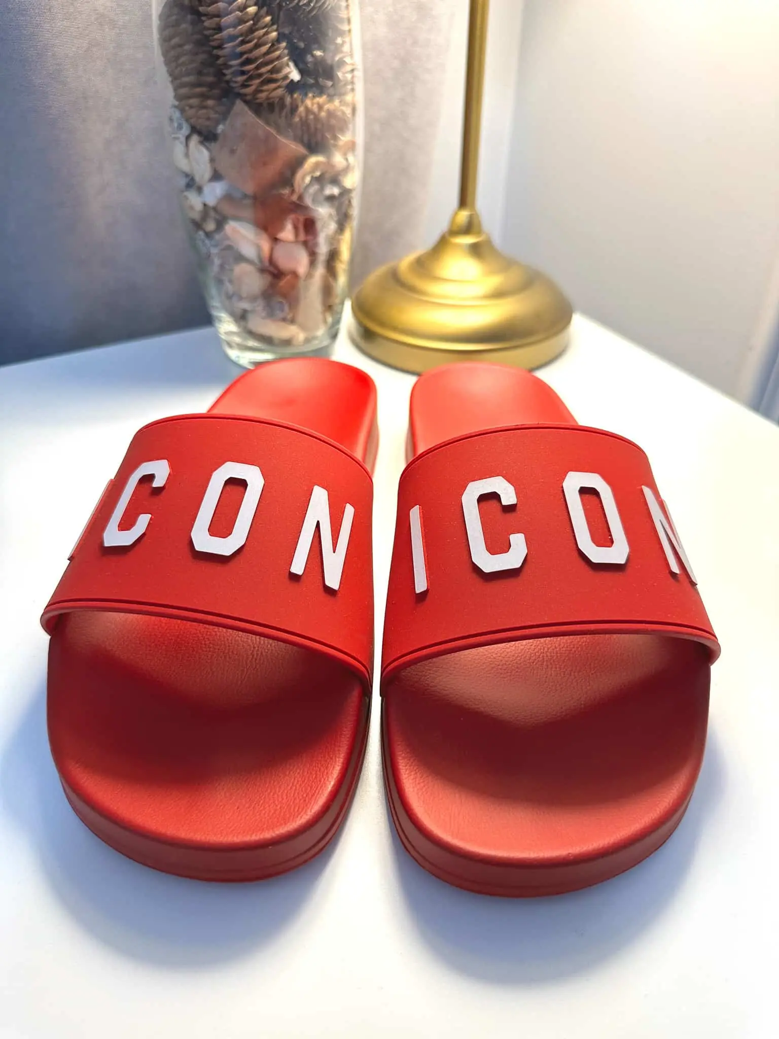 Шлепанцы DSQUARED2 артикул FFM002317