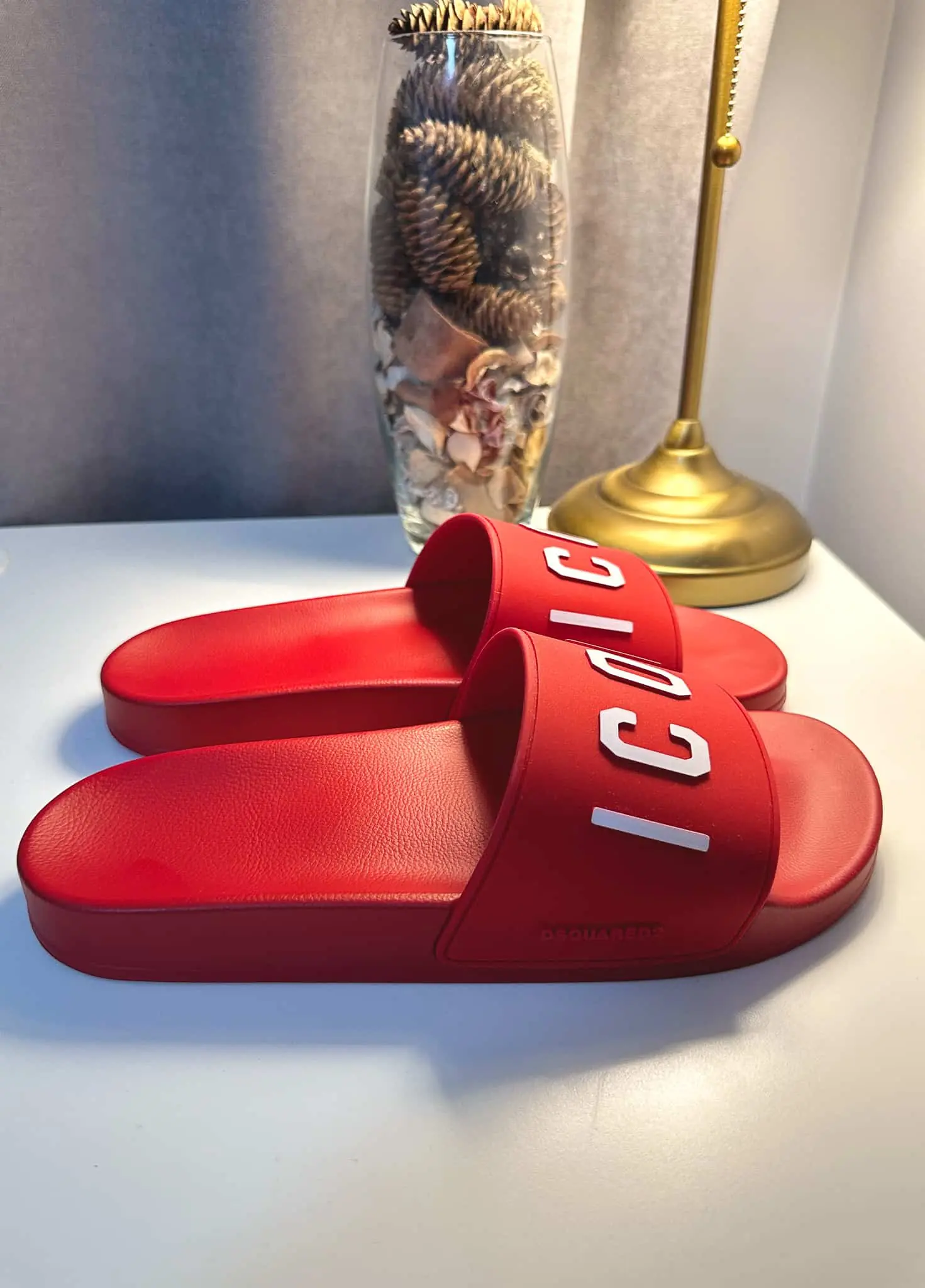 Шлепанцы DSQUARED2 артикул FFM002317