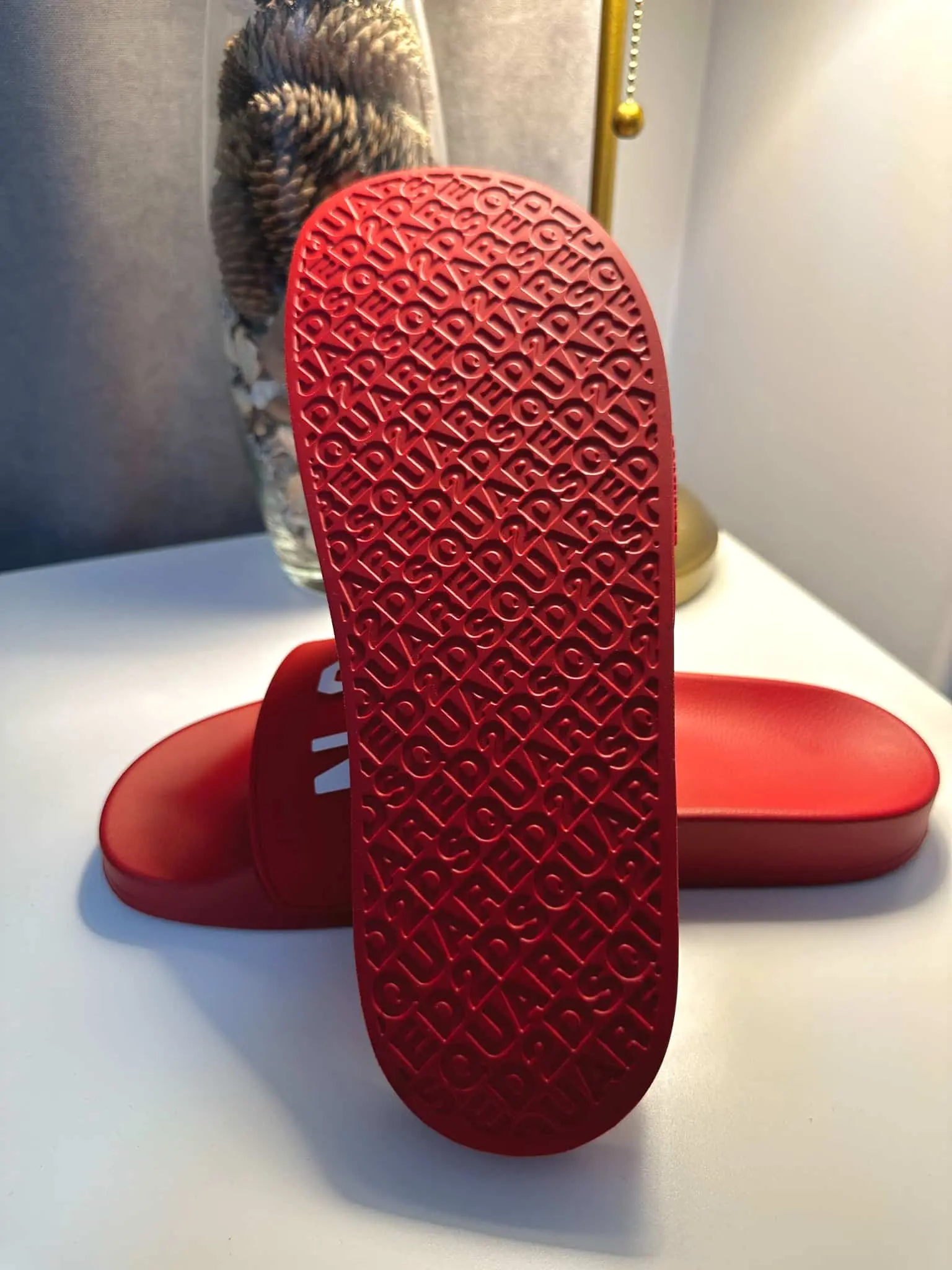 Шлепанцы DSQUARED2 артикул FFM002317